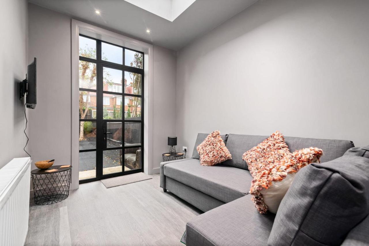 לונדון Lovely 2-Bed Apartment - Hosted By Guestready מראה חיצוני תמונה