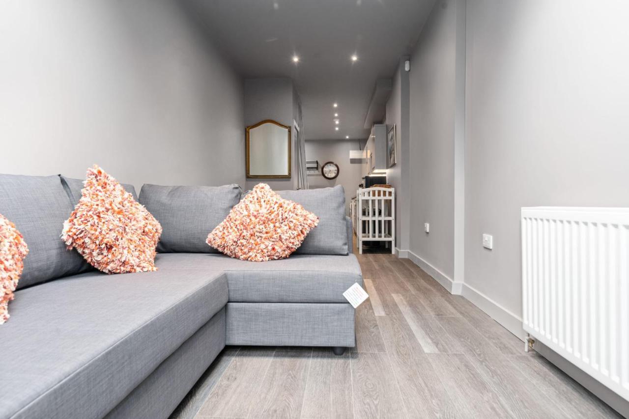 לונדון Lovely 2-Bed Apartment - Hosted By Guestready מראה חיצוני תמונה
